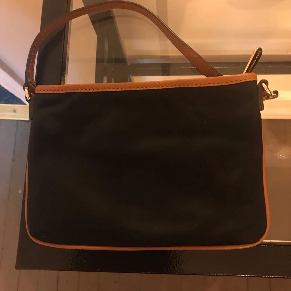 Michael Kors nylon wristlet - Picture 2 of 2
